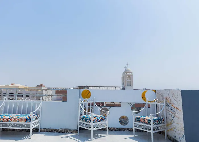 Sultan's Suite-chill Out Roof Terrace-3 Bedrooms Apartment